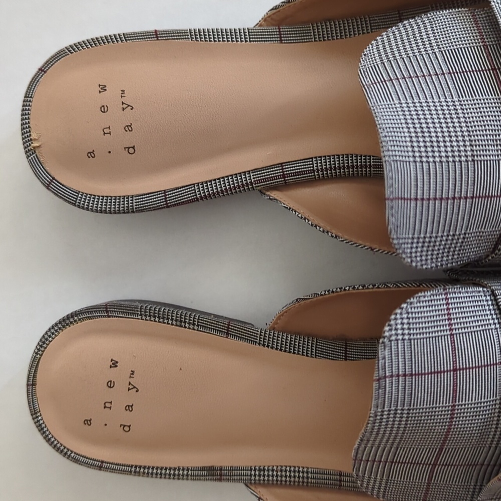 A New Day Plaid Slip-On Mules Flats 8 Gray - Picture 4 of 16